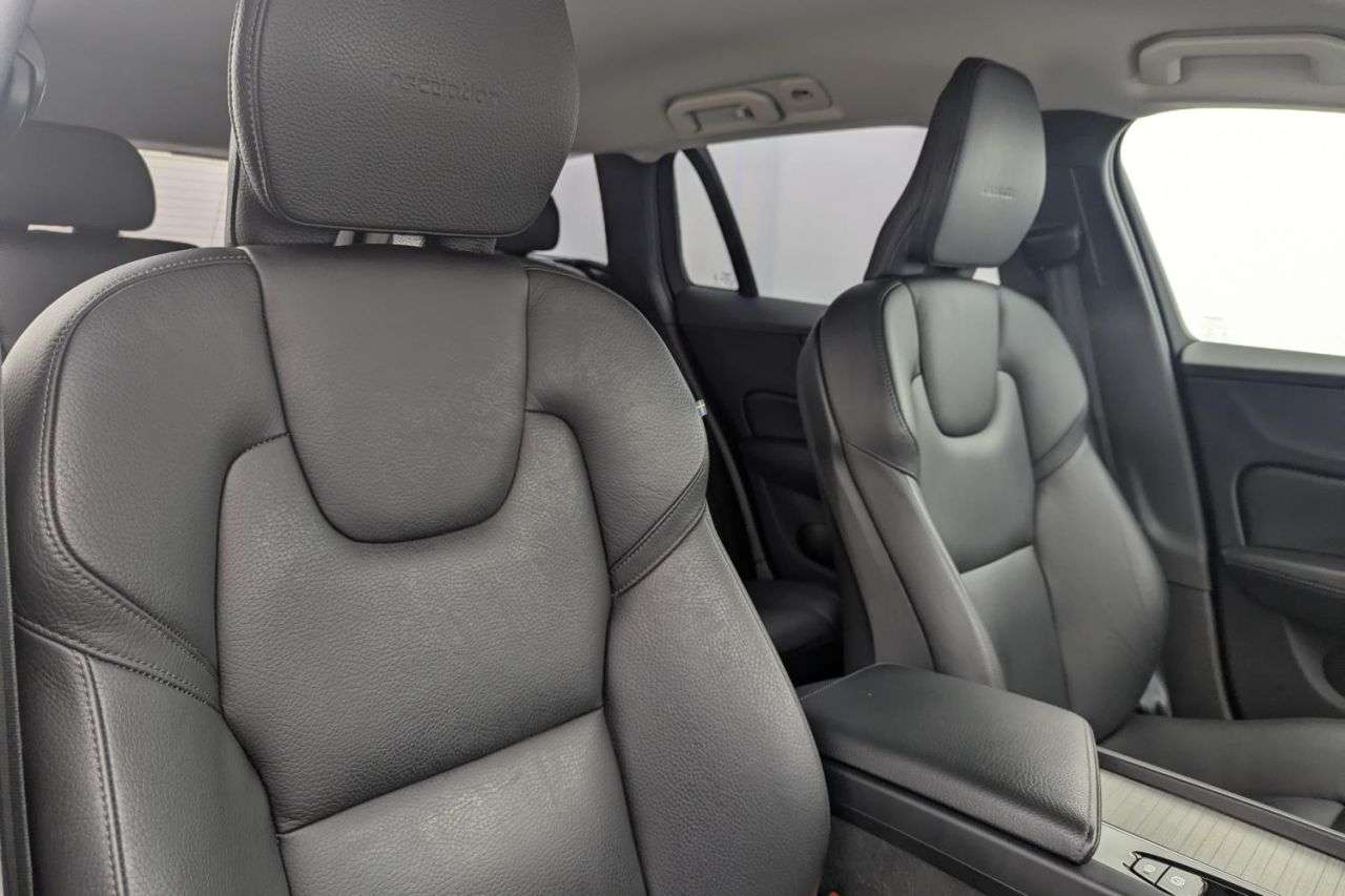 2018 VOLVO V60 2018 VOLVO V60