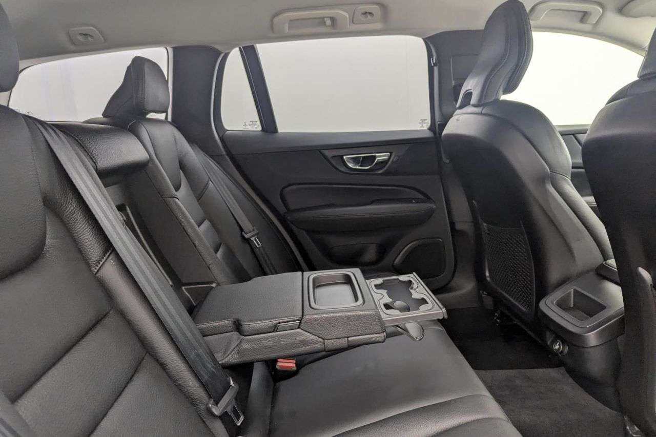 2018 VOLVO V60 2018 VOLVO V60