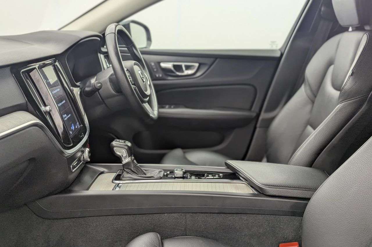 2018 VOLVO V60 2018 VOLVO V60