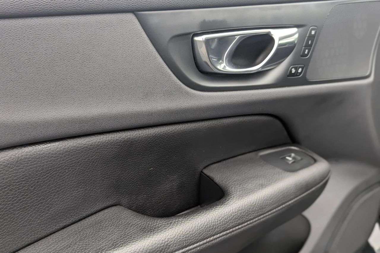 2018 VOLVO V60 2018 VOLVO V60