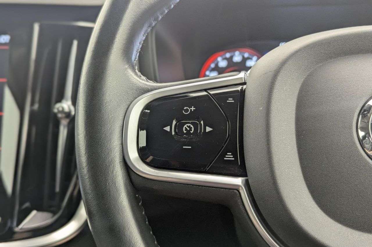 2018 VOLVO V60 2018 VOLVO V60
