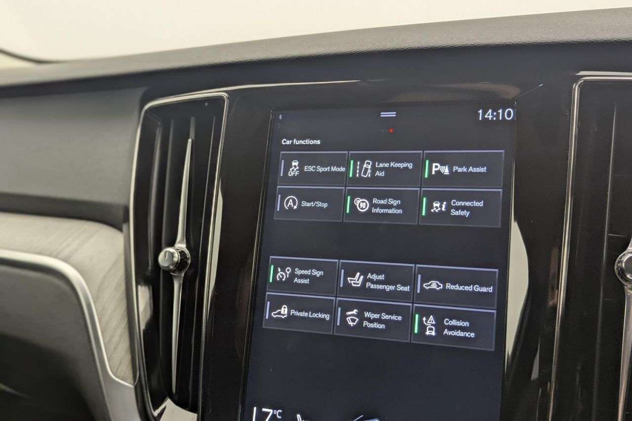 2018 VOLVO V60 2018 VOLVO V60