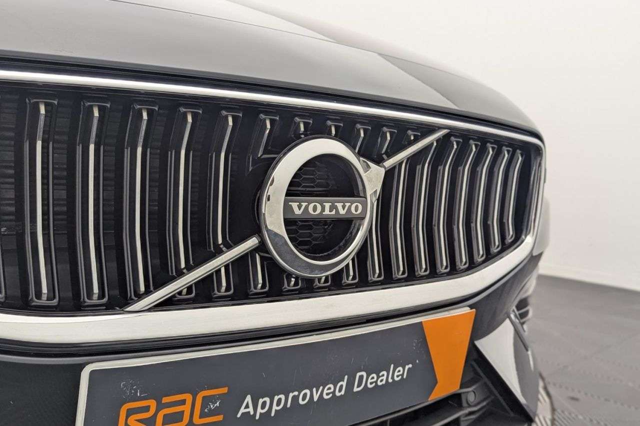 2018 VOLVO V60 2018 VOLVO V60
