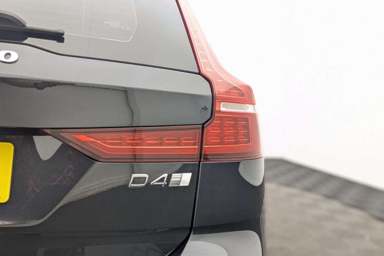 2018 VOLVO V60 2018 VOLVO V60
