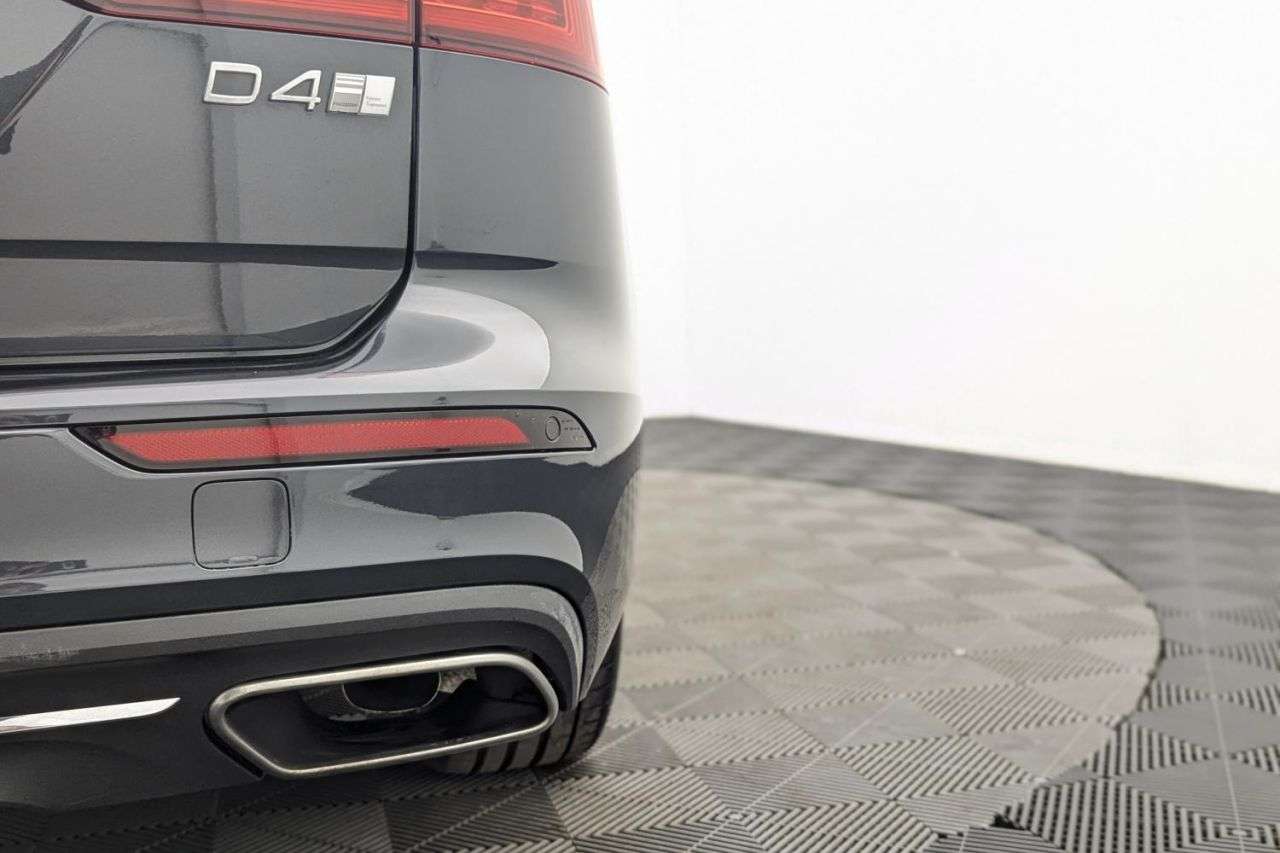 2018 VOLVO V60 2018 VOLVO V60