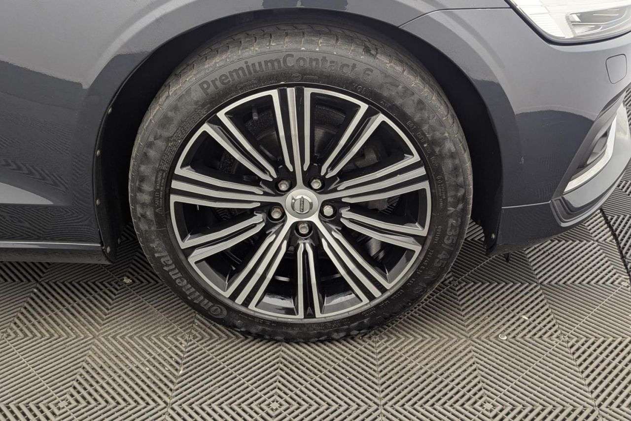 2018 VOLVO V60 2018 VOLVO V60