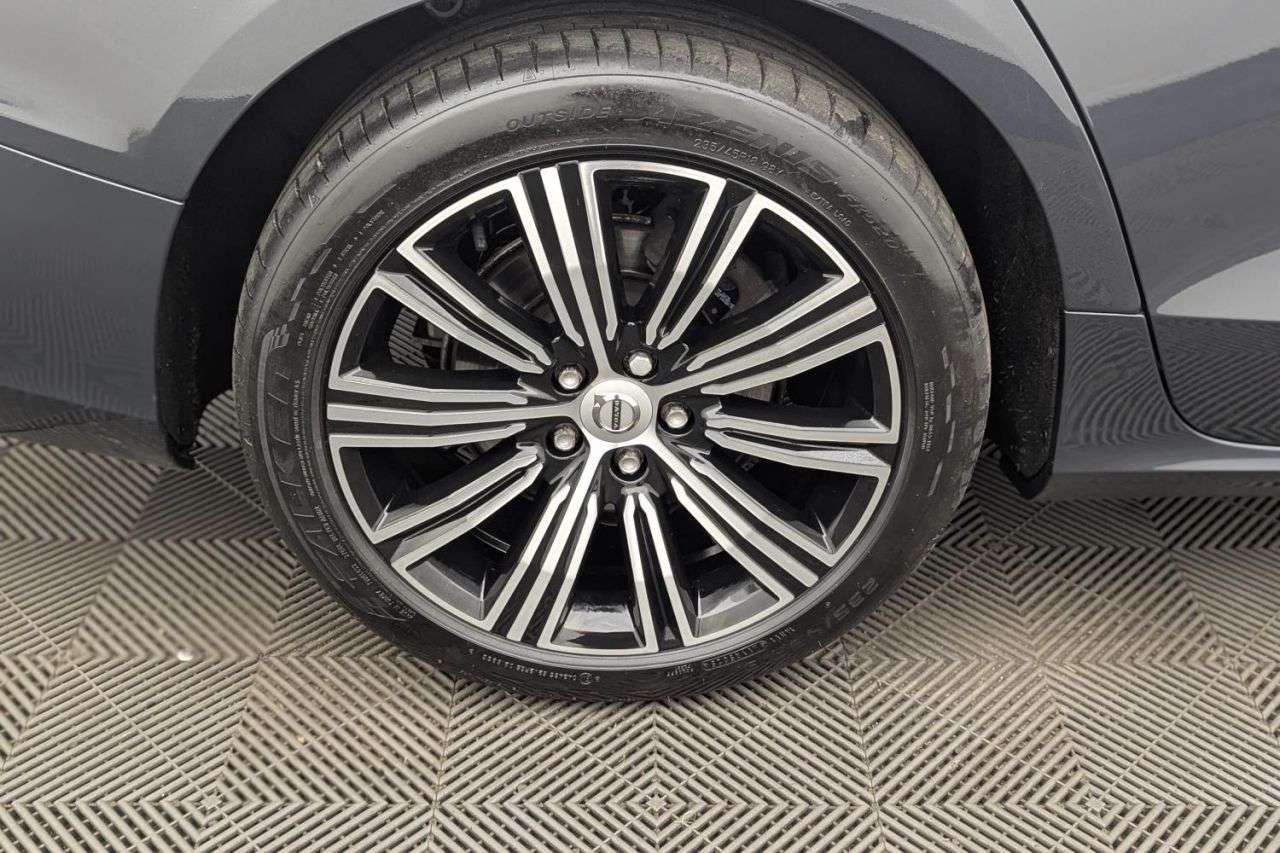 2018 VOLVO V60 2018 VOLVO V60