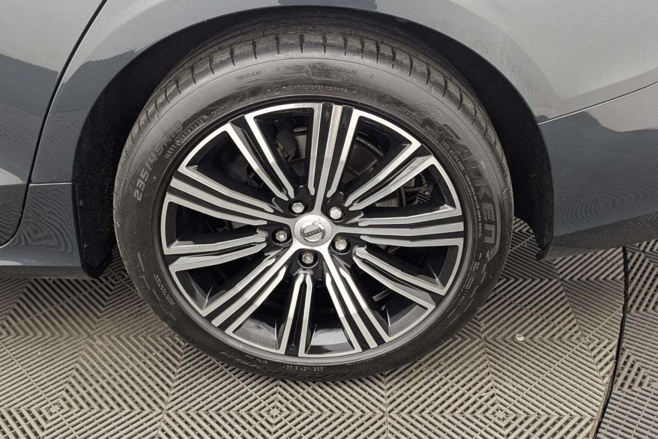 2018 VOLVO V60 2018 VOLVO V60