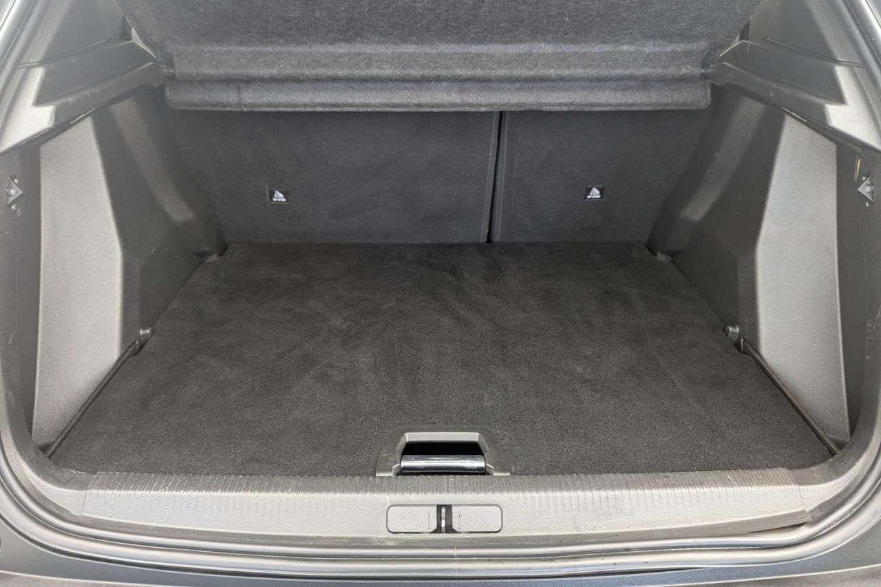 2023 PEUGEOT 2008 2023 PEUGEOT 2008