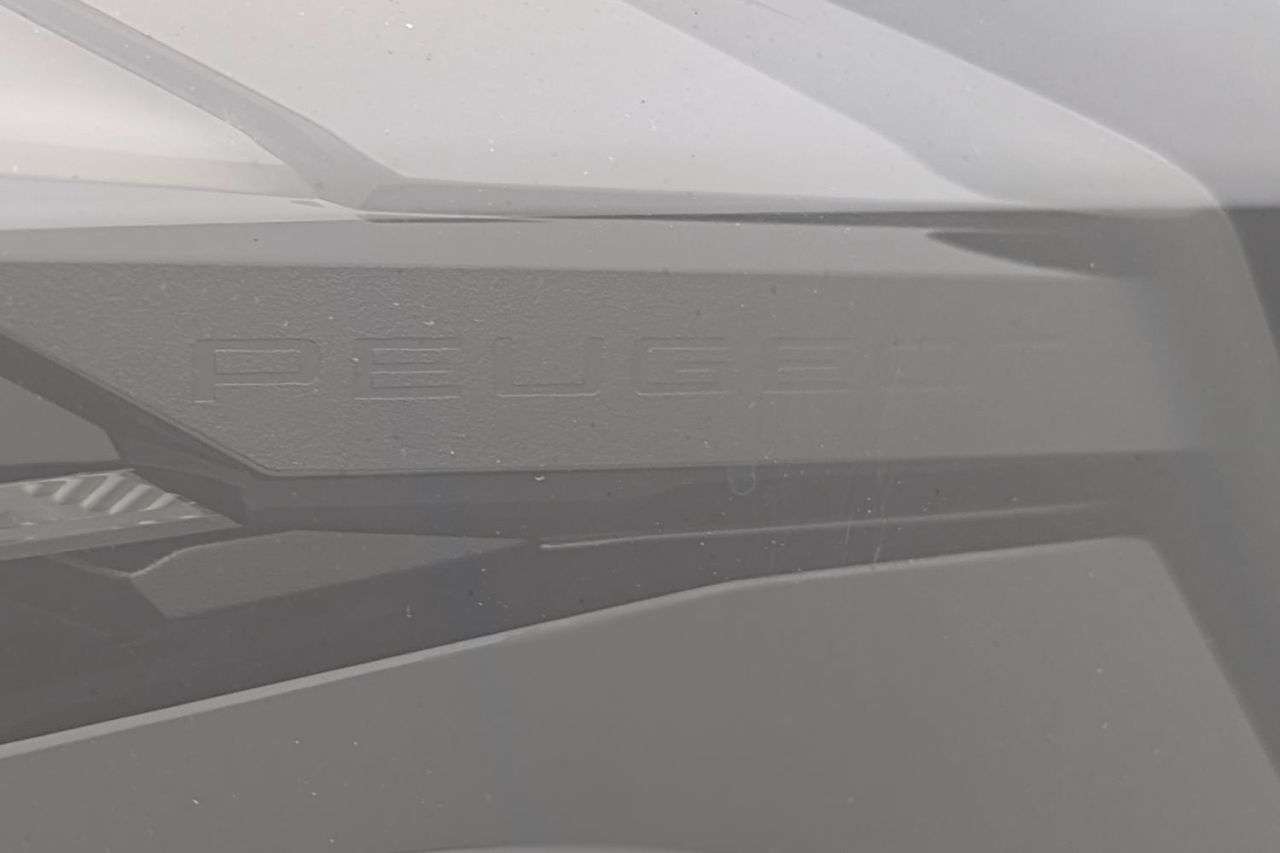 2023 PEUGEOT 2008 2023 PEUGEOT 2008