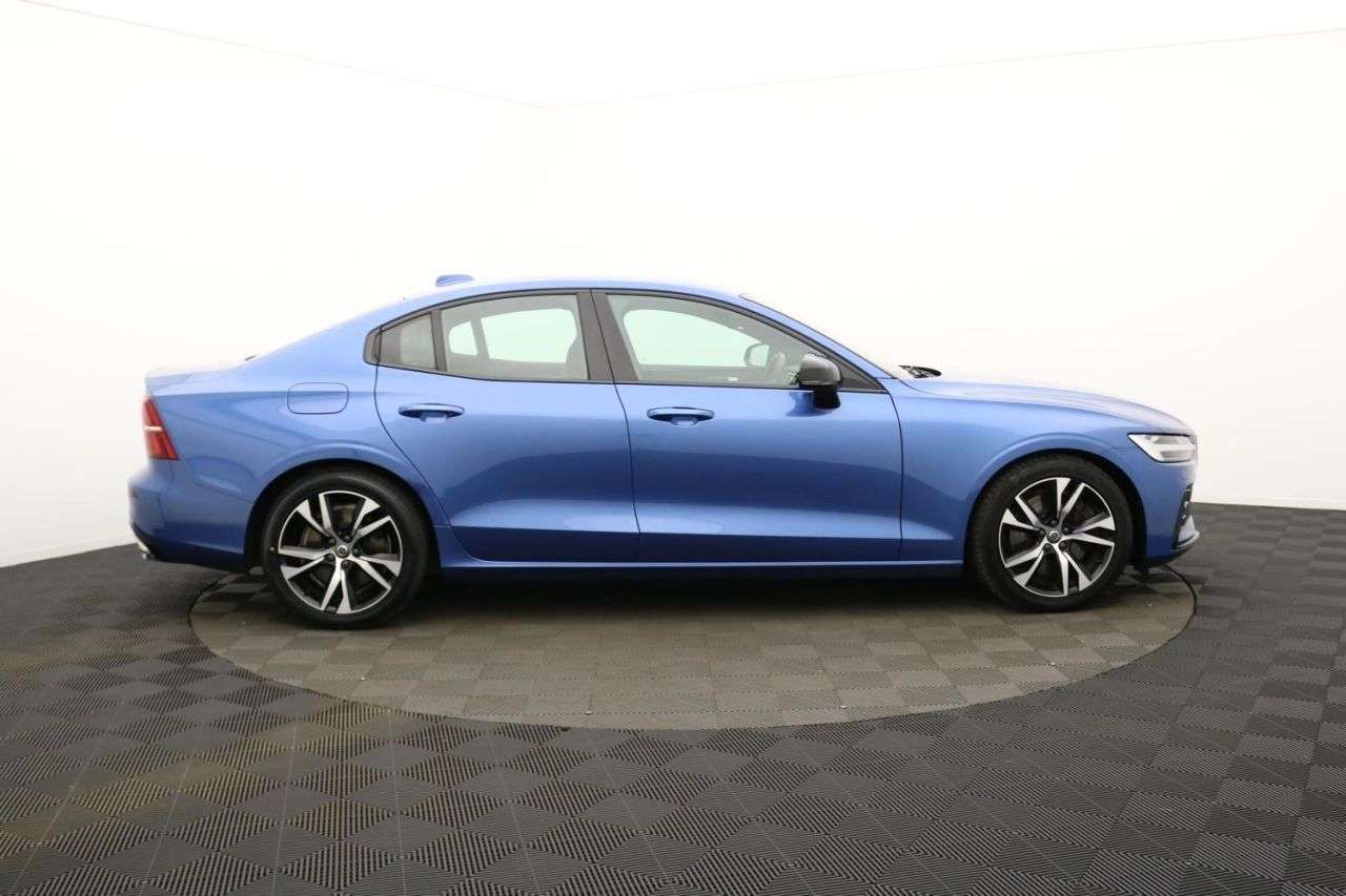 A 2021 VOLVO S60 2.0 B5 MHEV R-Design Saloon 4dr Petrol Hybrid Auto Euro 6 (s/s) (250 ps) Aw A 2021 VOLVO S60 2.0 B5 MHEV R-Design Saloon 4dr Petrol Hybrid Auto Euro 6 (s/s) (250 ps) Aw