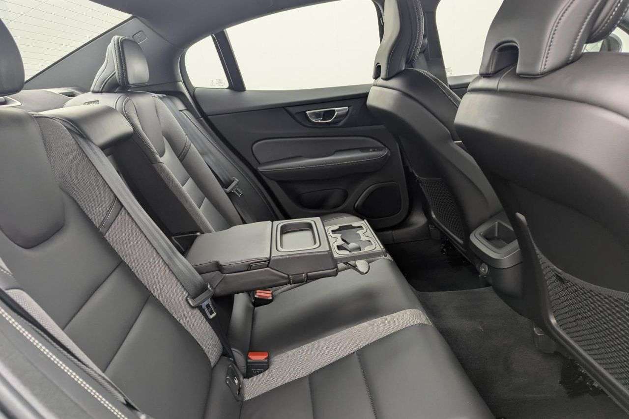 2021 VOLVO S60 2021 VOLVO S60
