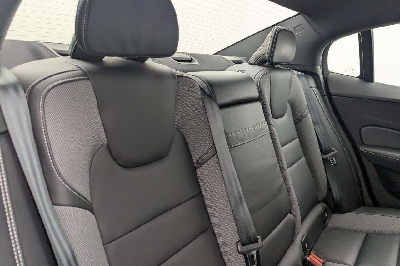 2021 VOLVO S60 2021 VOLVO S60