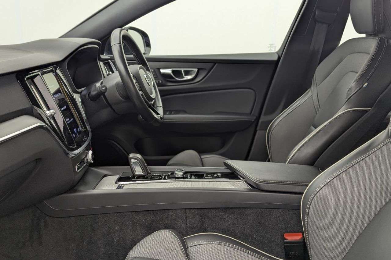 2021 VOLVO S60 2021 VOLVO S60