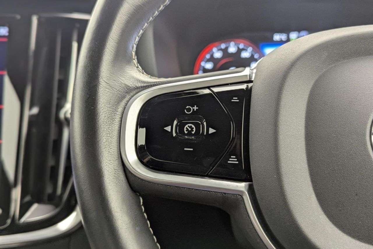 2021 VOLVO S60 2021 VOLVO S60