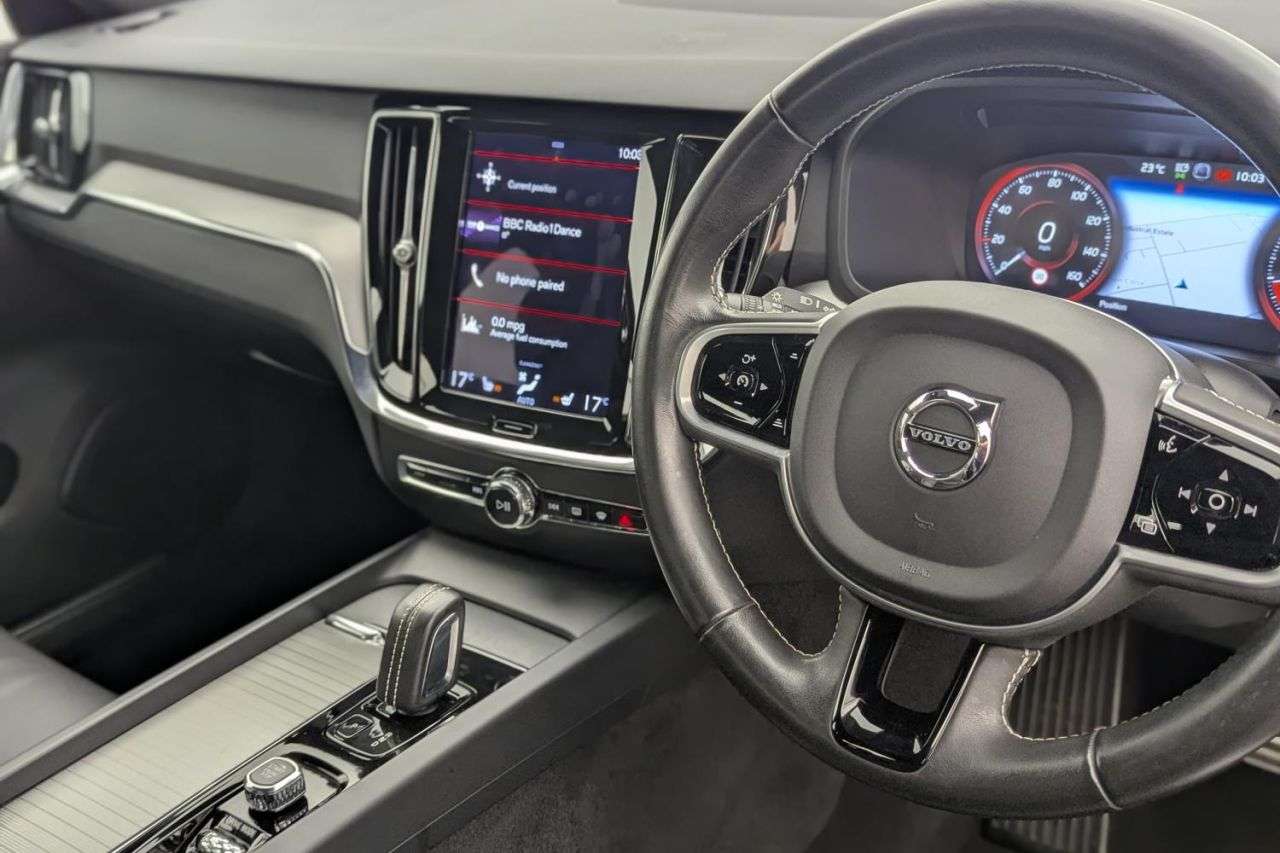 2021 VOLVO S60 2021 VOLVO S60