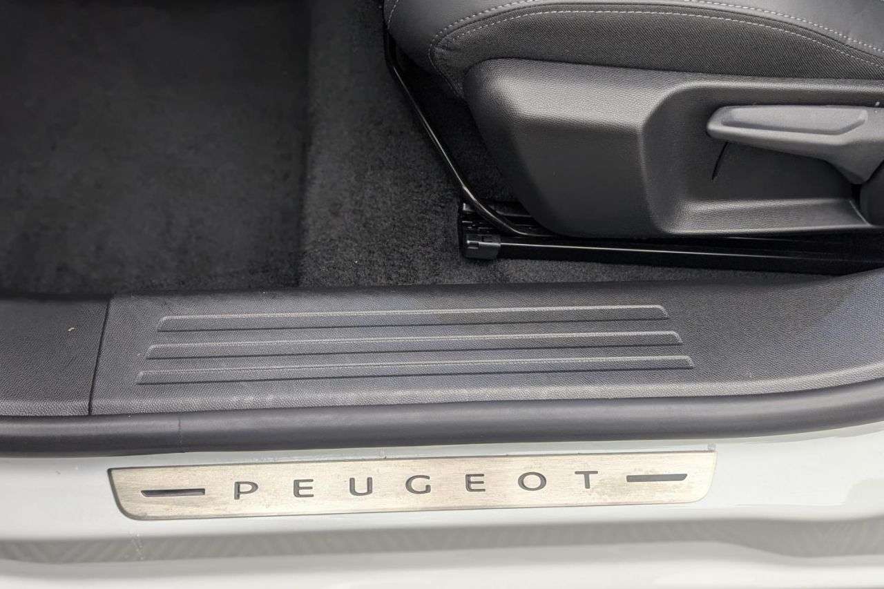 2023 PEUGEOT E-2008 2023 PEUGEOT E-2008