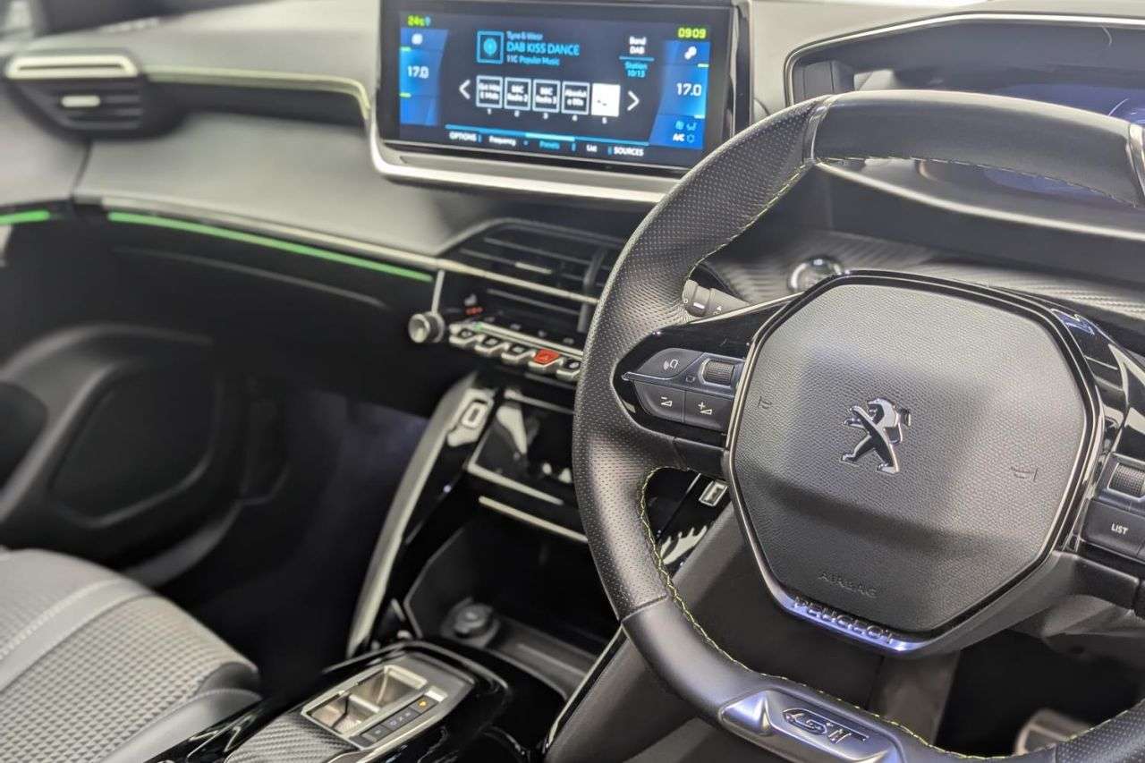 2023 PEUGEOT E-2008 2023 PEUGEOT E-2008