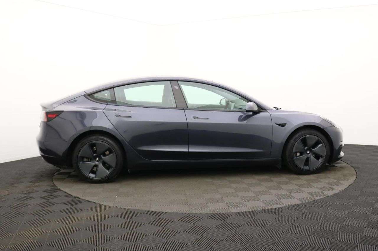 A 2021 TESLA MODEL 3 (Dual Motor) Long Range Saloon 4dr Electric Auto 4WDE (346 ps) Award Winnin A 2021 TESLA MODEL 3 (Dual Motor) Long Range Saloon 4dr Electric Auto 4WDE (346 ps) Award Winnin