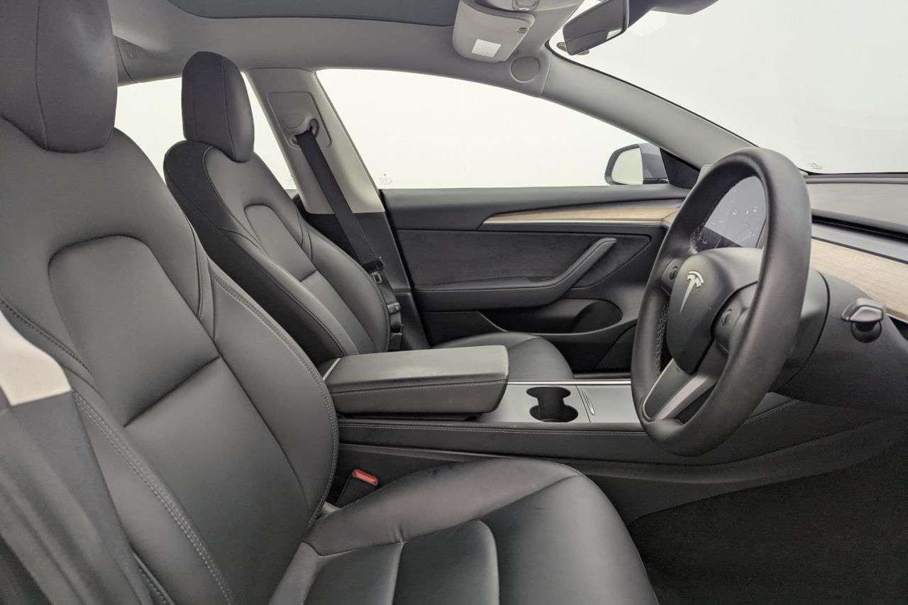 A 2021 TESLA MODEL 3 (Dual Motor) Long Range Saloon 4dr Electric Auto 4WDE (346 ps) Award Winnin A 2021 TESLA MODEL 3 (Dual Motor) Long Range Saloon 4dr Electric Auto 4WDE (346 ps) Award Winnin