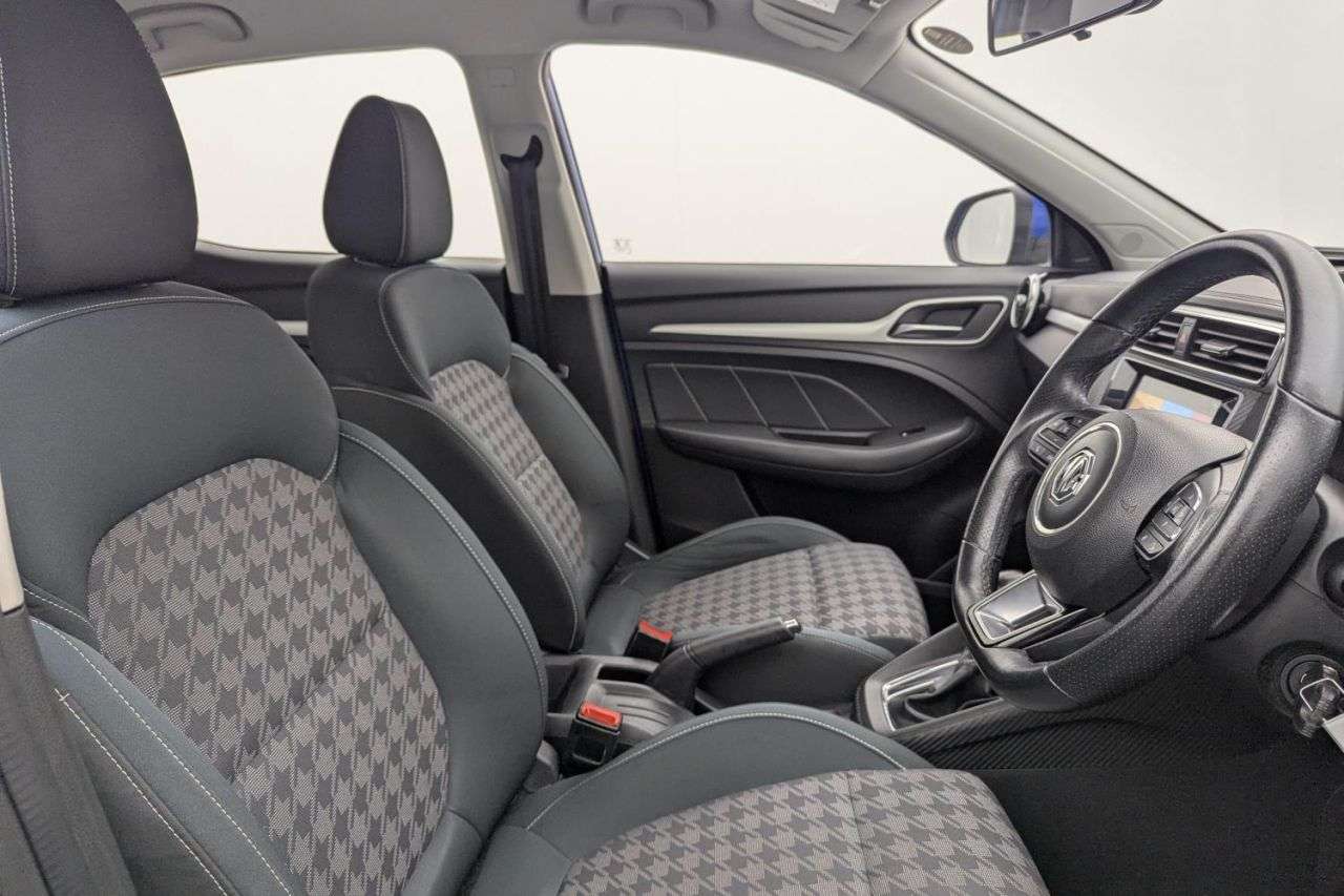 A 2018 MG MG ZS 1.0 T-GDI Excite SUV 5dr Petrol Auto Euro 6 (111 ps) Award Winning 5 Star D A 2018 MG MG ZS 1.0 T-GDI Excite SUV 5dr Petrol Auto Euro 6 (111 ps) Award Winning 5 Star D