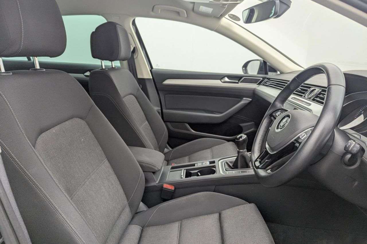A 2018 VOLKSWAGEN PASSAT 1.4 TSI SE Business Saloon 4dr Petrol Manual Euro 6 (s/s) (125 ps) Award Wi A 2018 VOLKSWAGEN PASSAT 1.4 TSI SE Business Saloon 4dr Petrol Manual Euro 6 (s/s) (125 ps) Award Wi