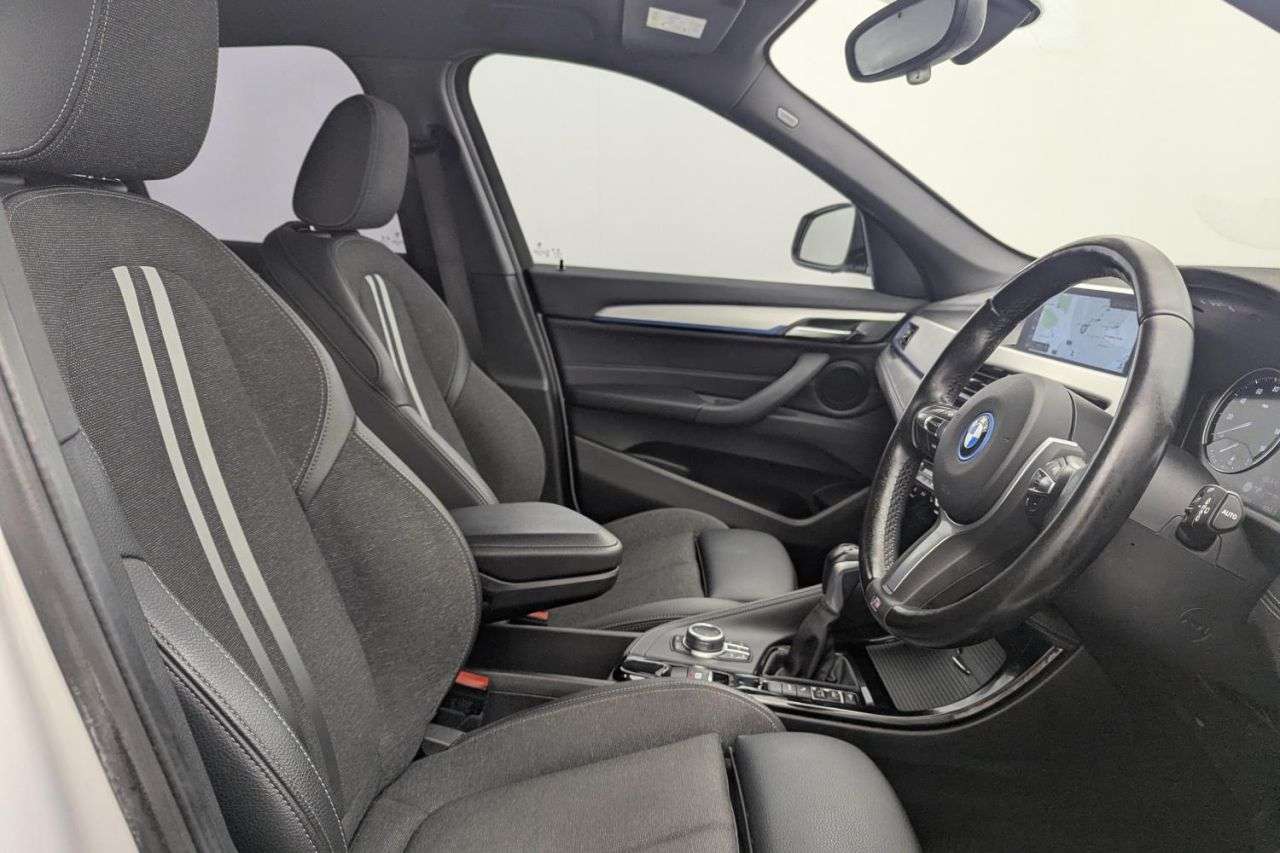 A 2022 BMW X1 1.5 25e 10kWh M Sport SUV 5dr Petrol Plug-in Hybrid Auto xDrive Euro 6 (s/s A 2022 BMW X1 1.5 25e 10kWh M Sport SUV 5dr Petrol Plug-in Hybrid Auto xDrive Euro 6 (s/s