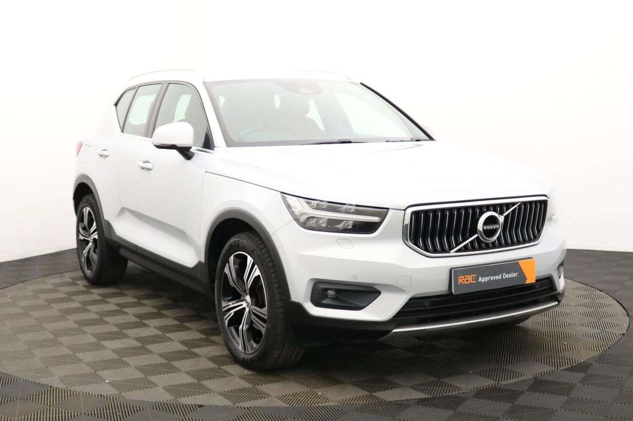 2021 VOLVO XC40 2021 VOLVO XC40