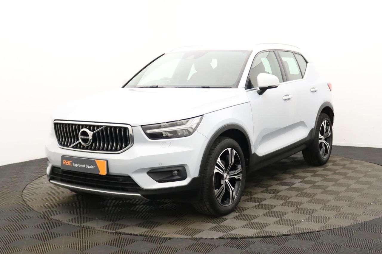 2021 VOLVO XC40 2021 VOLVO XC40