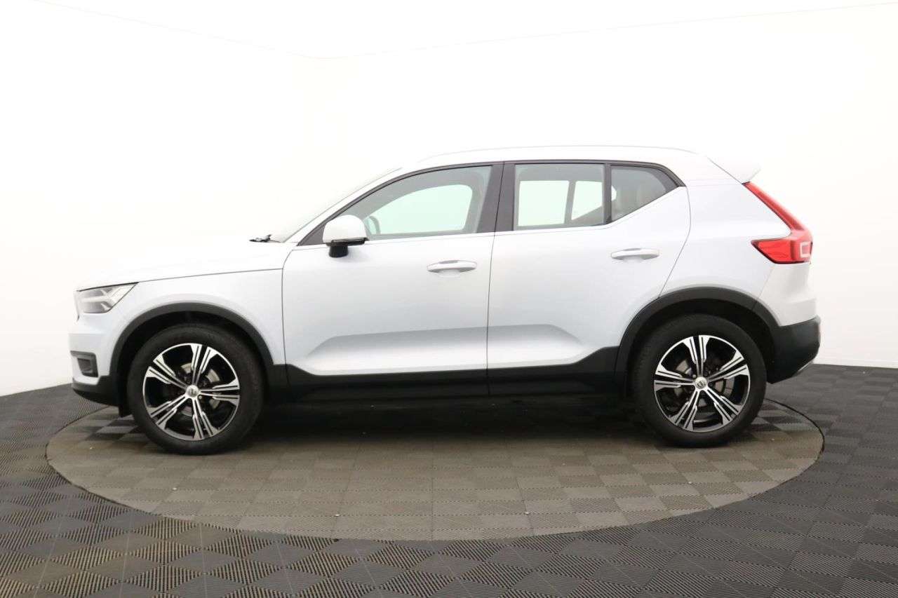 2021 VOLVO XC40 2021 VOLVO XC40