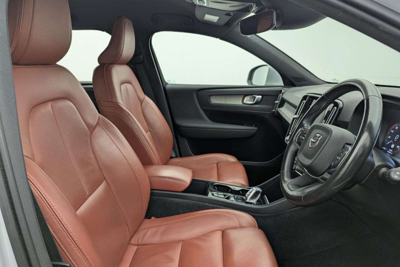 A 2021 VOLVO XC40 1.5 T3 Inscription Pro SUV 5dr Petrol Auto Euro 6 (s/s) (163 ps) Award Winn A 2021 VOLVO XC40 1.5 T3 Inscription Pro SUV 5dr Petrol Auto Euro 6 (s/s) (163 ps) Award Winn