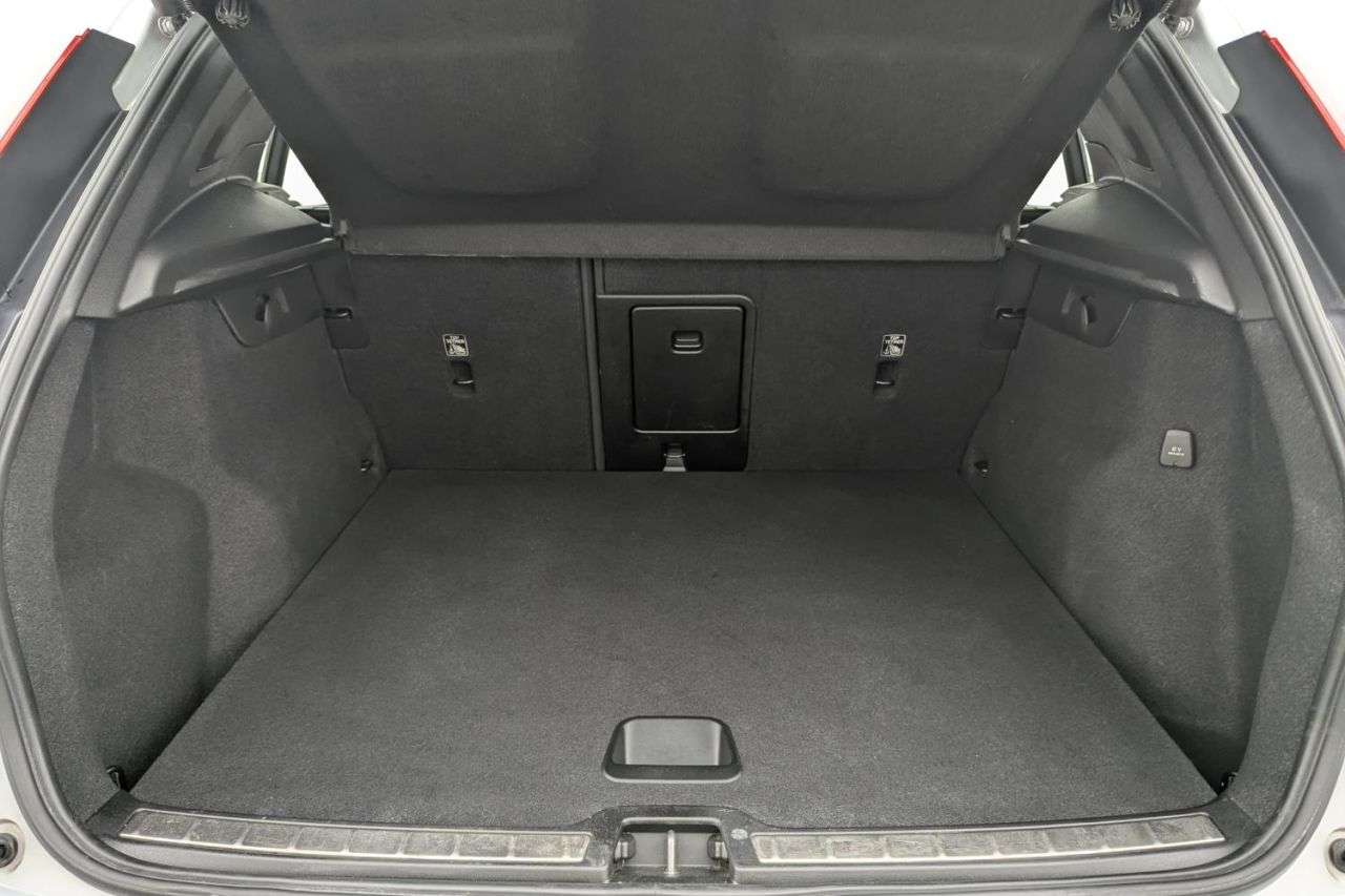 2021 VOLVO XC40 2021 VOLVO XC40