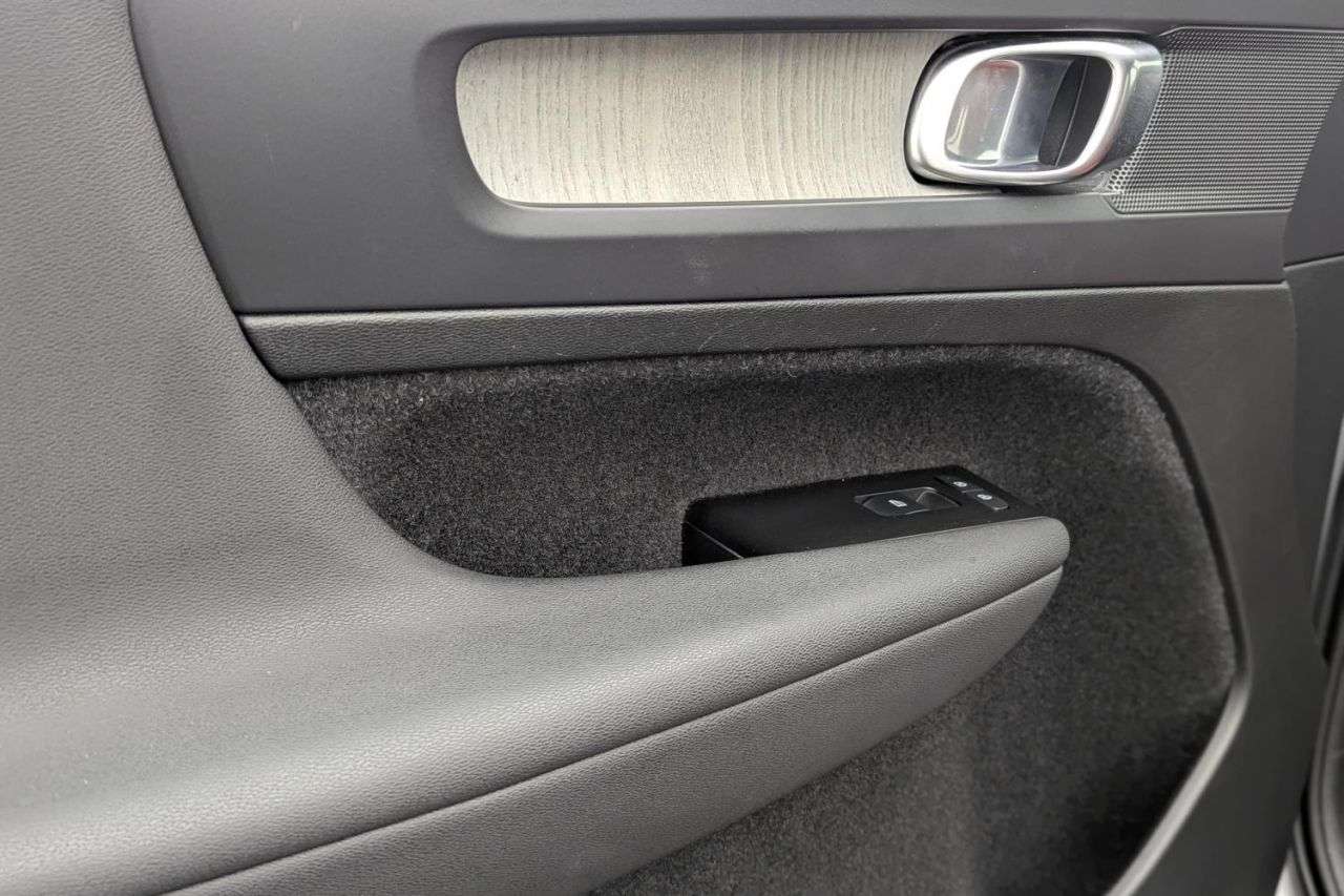 2021 VOLVO XC40 2021 VOLVO XC40
