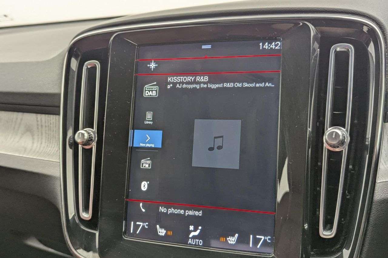 2021 VOLVO XC40 2021 VOLVO XC40