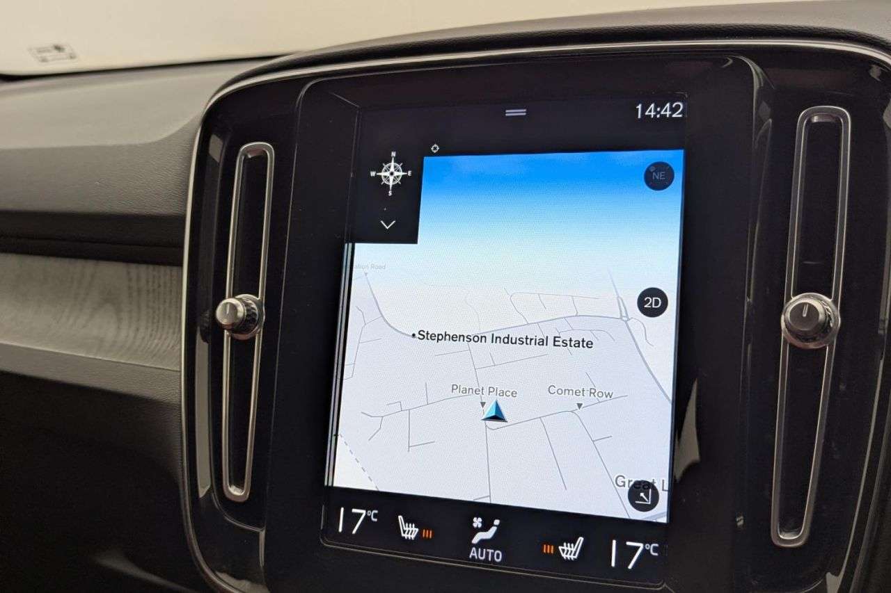 2021 VOLVO XC40 2021 VOLVO XC40