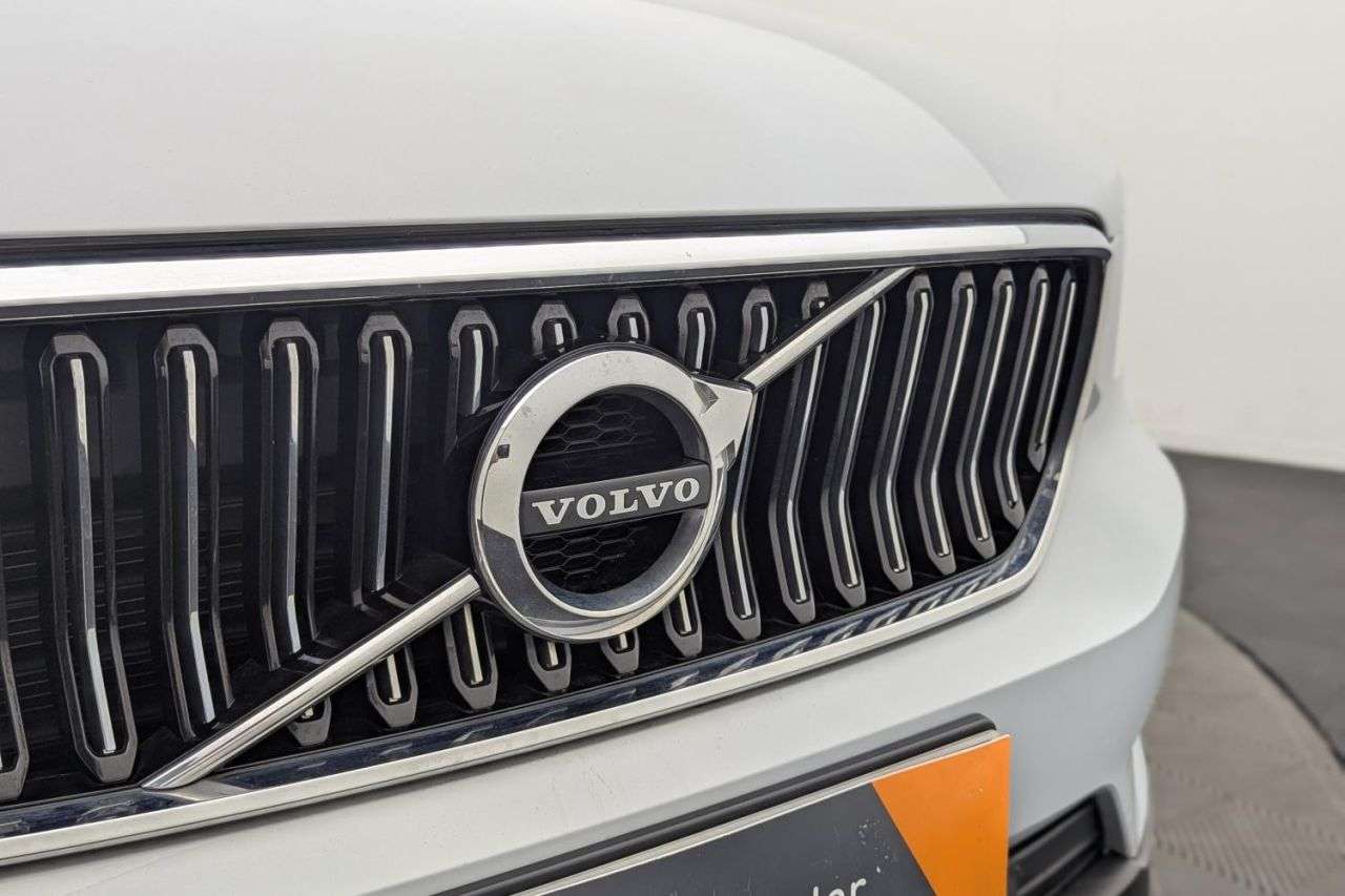 2021 VOLVO XC40 2021 VOLVO XC40