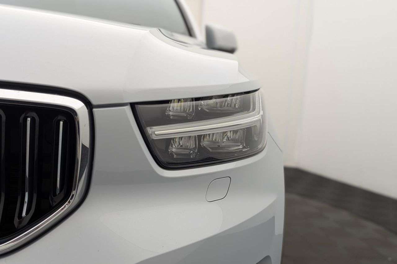 2021 VOLVO XC40 2021 VOLVO XC40
