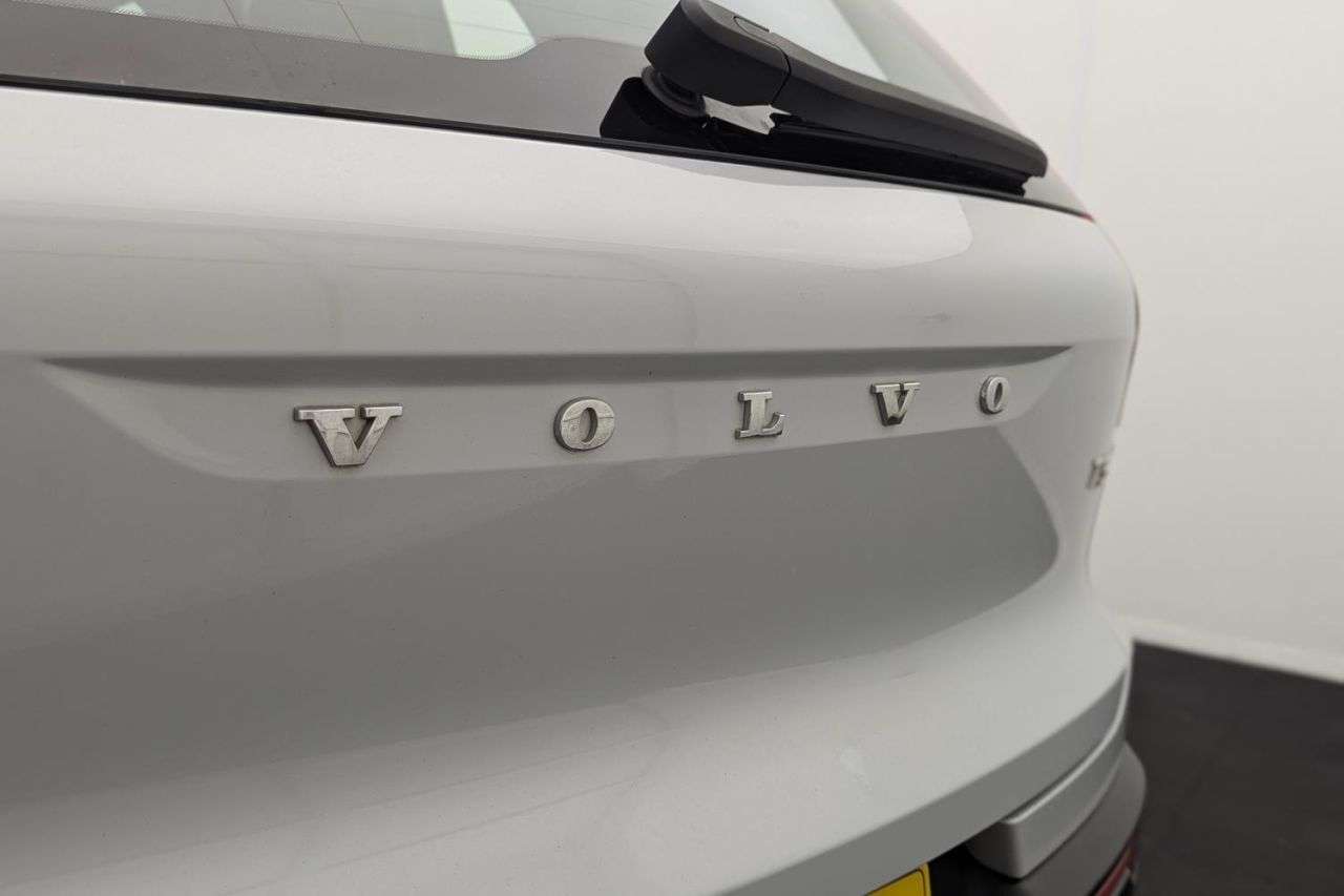 2021 VOLVO XC40 2021 VOLVO XC40