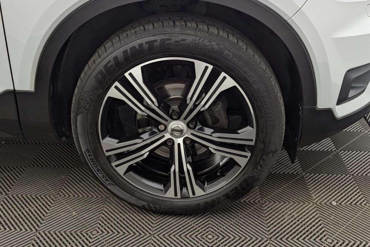 2021 VOLVO XC40 2021 VOLVO XC40
