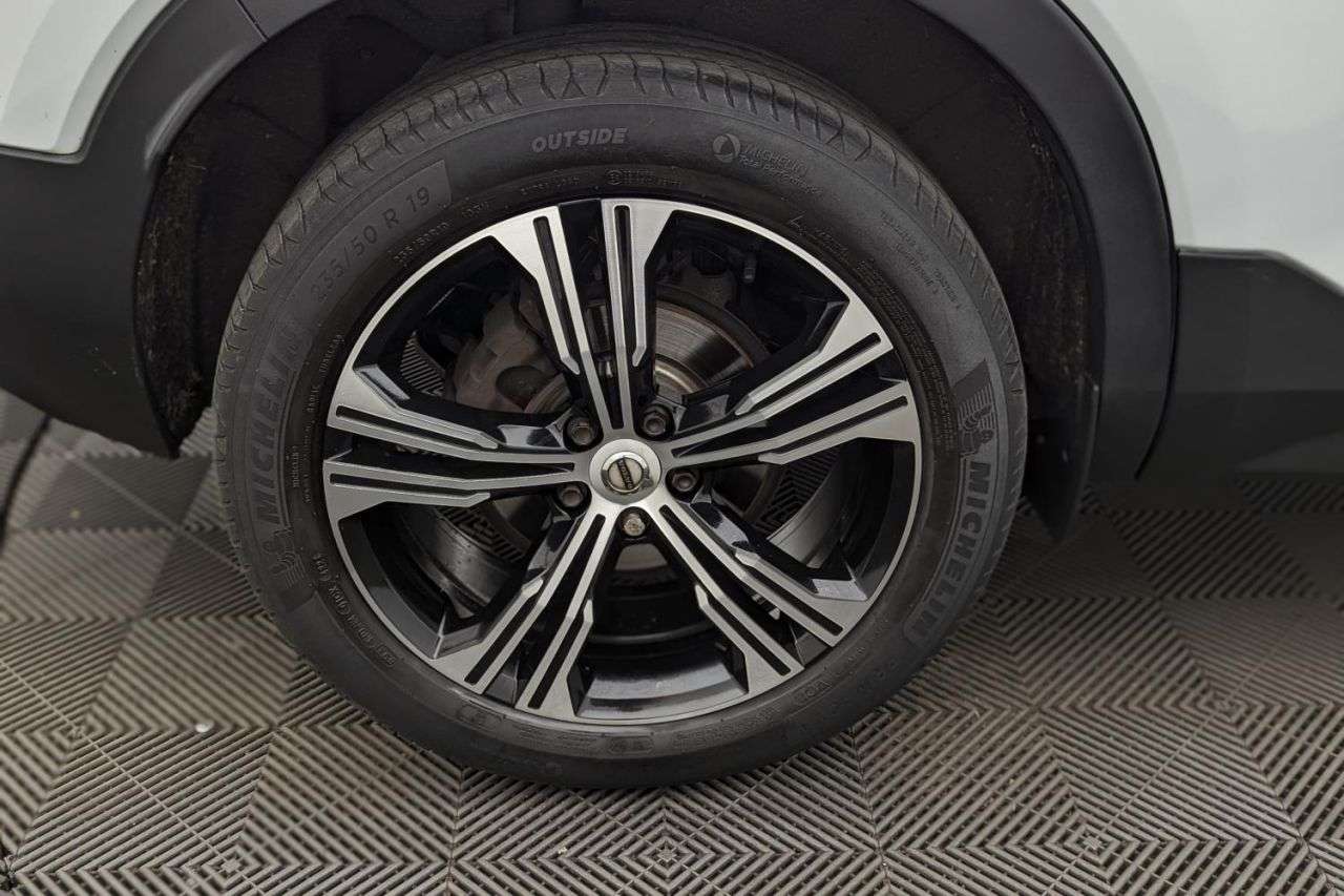 2021 VOLVO XC40 2021 VOLVO XC40