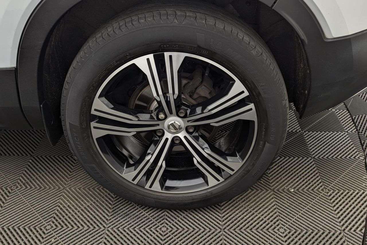2021 VOLVO XC40 2021 VOLVO XC40