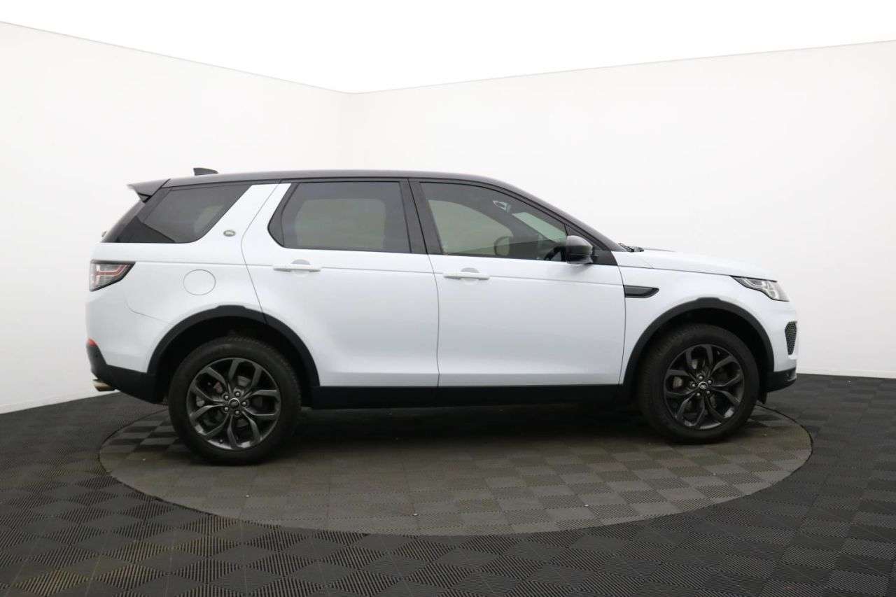 A 2018 LAND ROVER DISCOVERY SPORT 2.0 TD4 Landmark SUV 5dr Diesel Auto 4WD Euro 6 (s/s) (180 ps) Award Winnin A 2018 LAND ROVER DISCOVERY SPORT 2.0 TD4 Landmark SUV 5dr Diesel Auto 4WD Euro 6 (s/s) (180 ps) Award Winnin