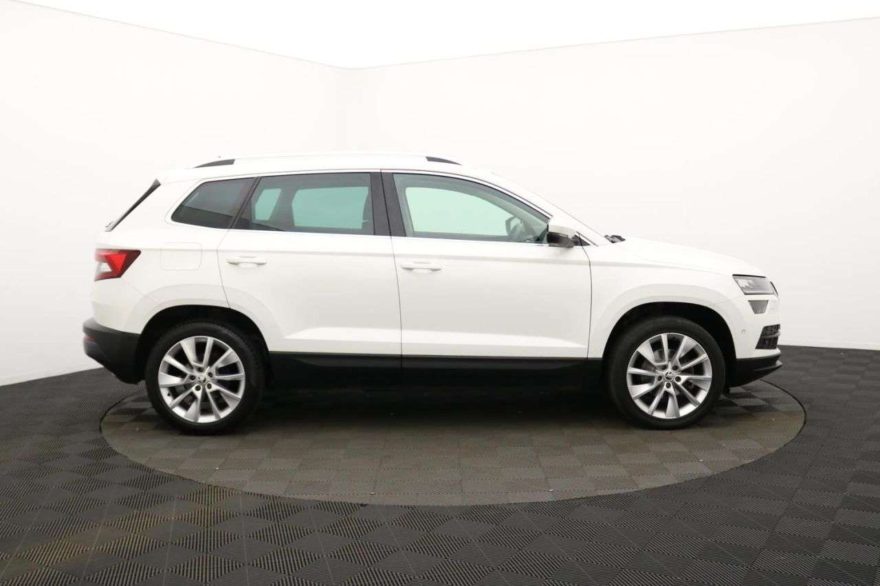 A 2018 SKODA KAROQ 1.6 TDI SE L SUV 5dr Diesel DSG Euro 6 (s/s) (115 ps) Award Winning 5 Star A 2018 SKODA KAROQ 1.6 TDI SE L SUV 5dr Diesel DSG Euro 6 (s/s) (115 ps) Award Winning 5 Star