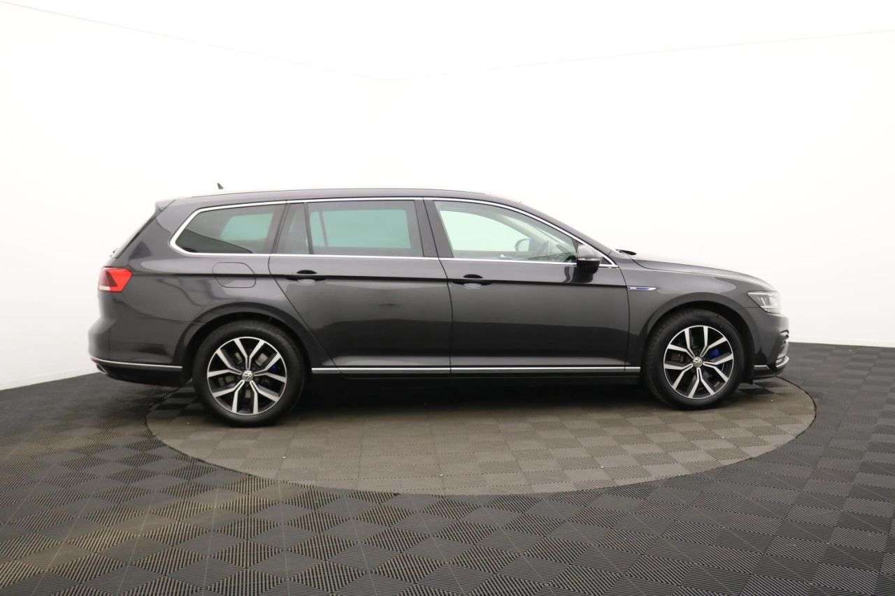 A 2020 VOLKSWAGEN PASSAT 1.4 TSI 13kWh GTE Estate 5dr Petrol Plug-in Hybrid DSG Euro 6 (s/s) (218 ps A 2020 VOLKSWAGEN PASSAT 1.4 TSI 13kWh GTE Estate 5dr Petrol Plug-in Hybrid DSG Euro 6 (s/s) (218 ps