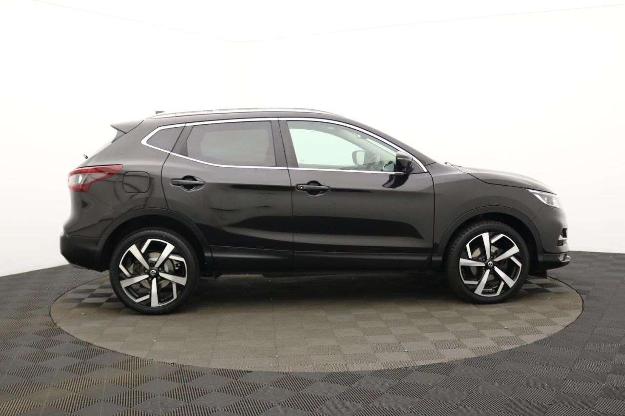 A 2021 NISSAN QASHQAI 1.3 DIG-T N-Motion SUV 5dr Petrol DCT Auto Euro 6 (s/s) (160 ps) Award Winn A 2021 NISSAN QASHQAI 1.3 DIG-T N-Motion SUV 5dr Petrol DCT Auto Euro 6 (s/s) (160 ps) Award Winn