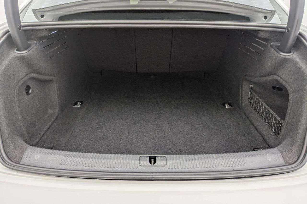 2018 AUDI A4 2018 AUDI A4