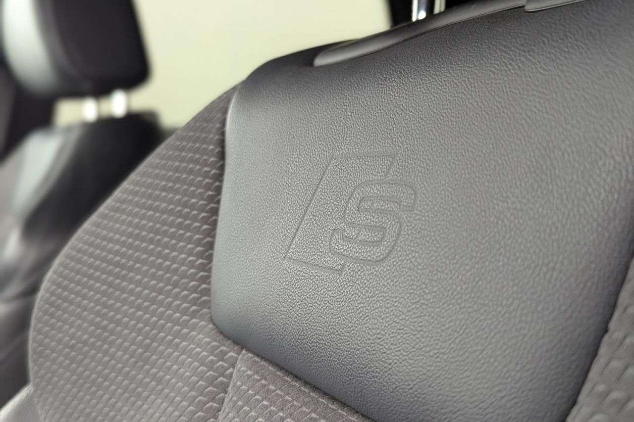 2018 AUDI A4 2018 AUDI A4