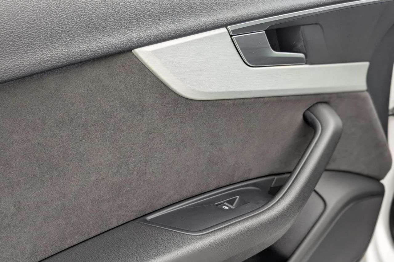 2018 AUDI A4 2018 AUDI A4