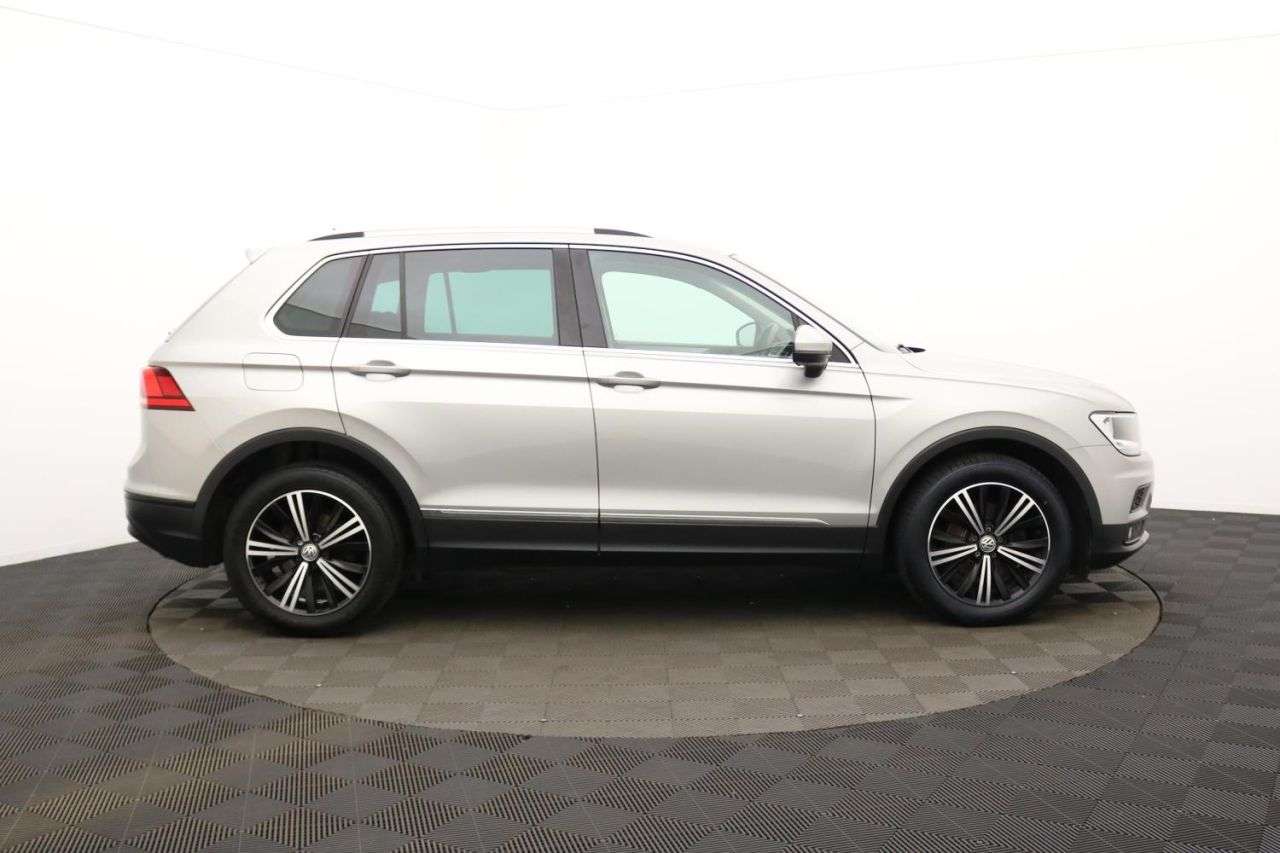 A 2019 VOLKSWAGEN TIGUAN 1.5 TSI EVO SE Navigation SUV 5dr Petrol Manual Euro 6 (s/s) (130 ps) Award A 2019 VOLKSWAGEN TIGUAN 1.5 TSI EVO SE Navigation SUV 5dr Petrol Manual Euro 6 (s/s) (130 ps) Award