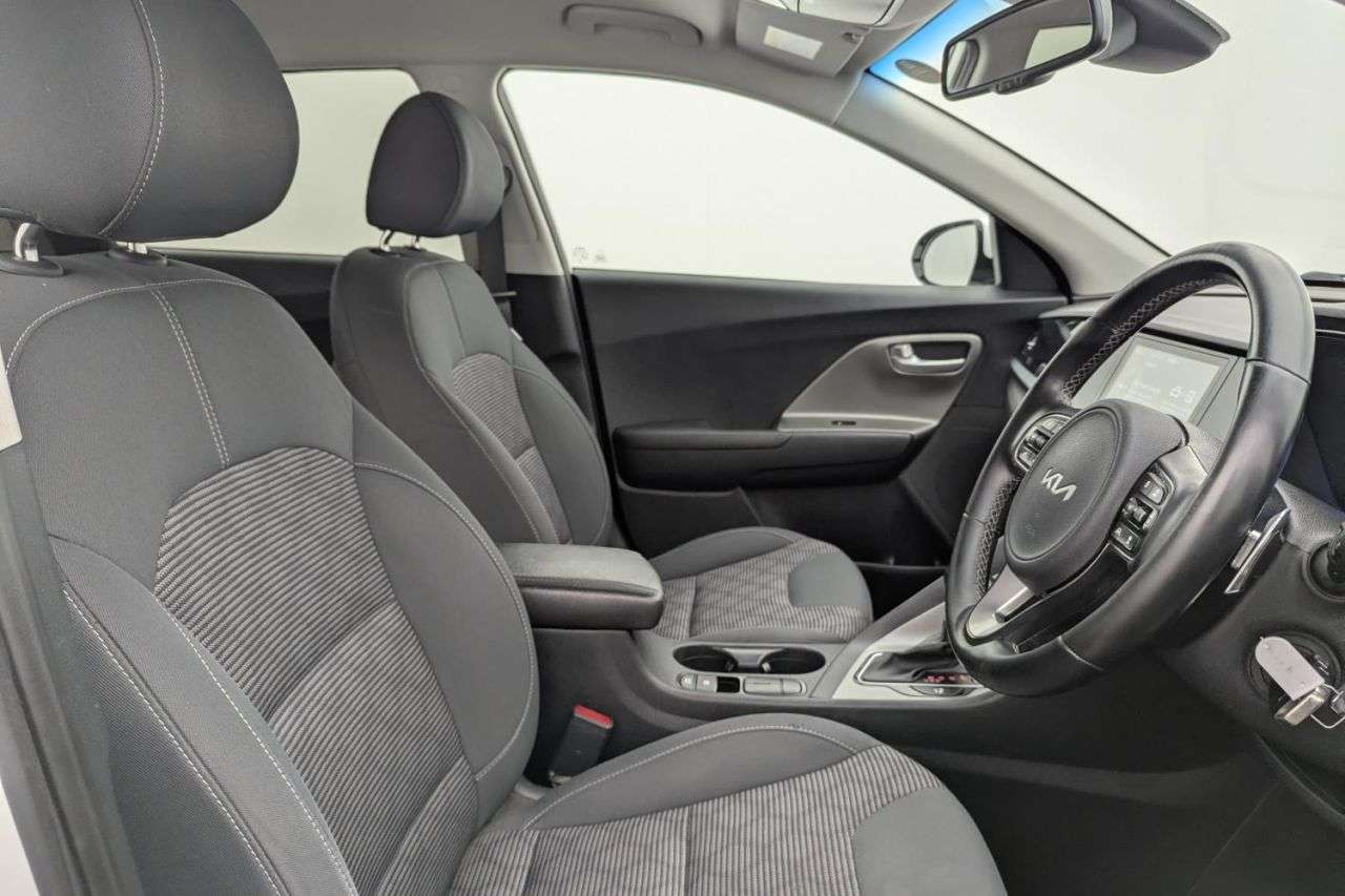 A 2022 KIA NIRO 1.6 GDi 2 SUV 5dr Petrol Hybrid DCT Euro 6 (s/s) (139 bhp) Award Winning 5 A 2022 KIA NIRO 1.6 GDi 2 SUV 5dr Petrol Hybrid DCT Euro 6 (s/s) (139 bhp) Award Winning 5